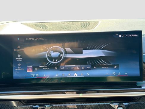 Certified 2025 BMW X7 xDrive40i w/ Premium Package image 38