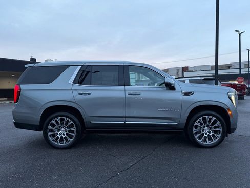 Used 2026 GMC Yukon Denali w/ Denali Reserve Package image 2