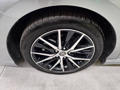 Used 2023 Toyota Camry SE FWD image 9