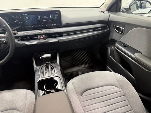 Used 2025 Kia K4 EX image 40
