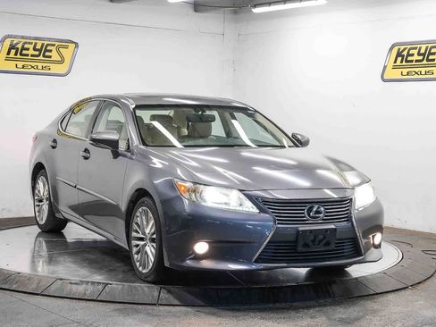 Used 2013 Lexus ES 350 w/ Luxury Pkg FWD image 5