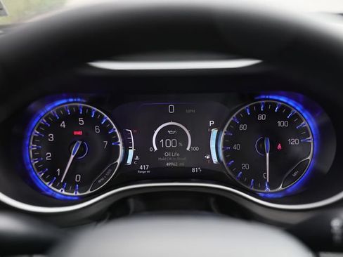 Used 2025 Chrysler Pacifica Select FWD image 29