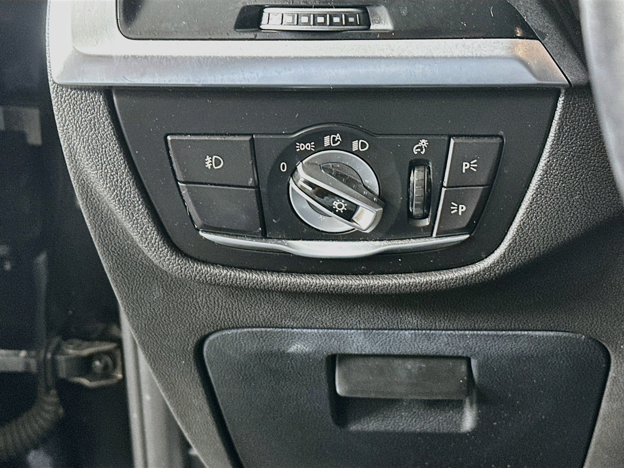 Used 2019 BMW X3 sDrive30i w/ Driving Assistance Package RWD image 17