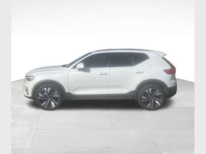 Used 2024 Volvo XC40 B5 Plus w/ Protection Package Premier