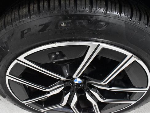 Used 2024 BMW 760i xDrive w/ Executive Package image 8