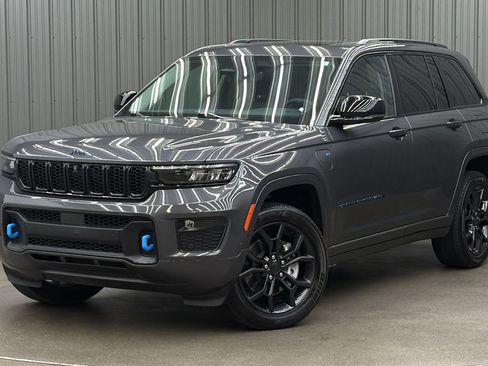 Used 2024 Jeep Grand Cherokee Limited 4xe AWD/4WD image 1