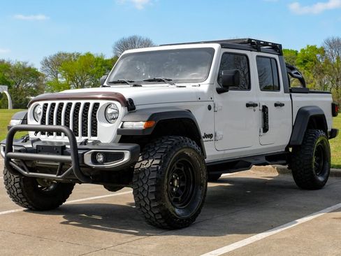 Used 2023 Jeep Gladiator Sport AWD/4WD image 3