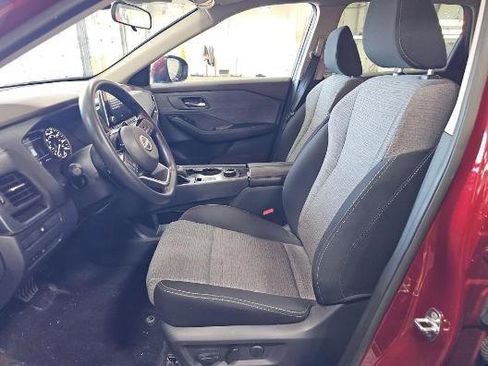Used 2023 Nissan Rogue SV AWD/4WD image 4