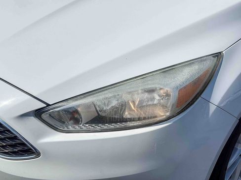 Used 2017 Ford Focus SE FWD image 9