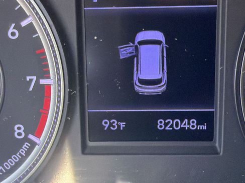 Used 2020 Hyundai Santa Fe SE FWD image 18