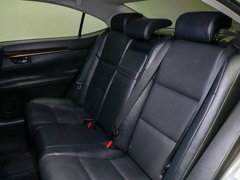 Used 2015 Lexus ES 350 w/ Premium Package FWD image 18
