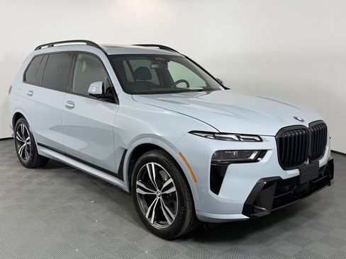 Used 2023 BMW X7 xDrive40i w/ M Sport Package AWD/4WD image 9