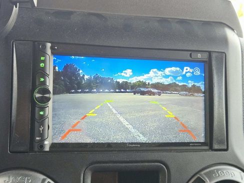 Used 2018 Jeep Wrangler Unlimited Sport AWD/4WD image 19