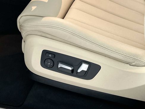 Used 2022 BMW X5 xDrive45e w/ Climate Comfort Package image 14