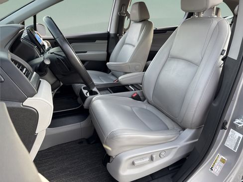Used 2023 Honda Odyssey EX-L image 22