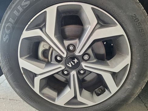 Used 2020 Kia Forte LXS FWD image 31