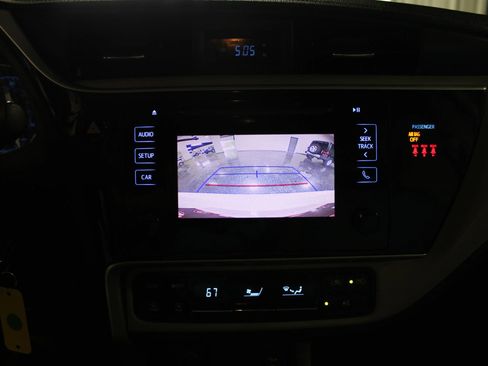 Used 2019 Toyota Corolla LE image 15