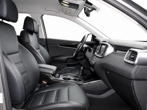 Used 2017 Kia Sorento EX AWD/4WD image 18