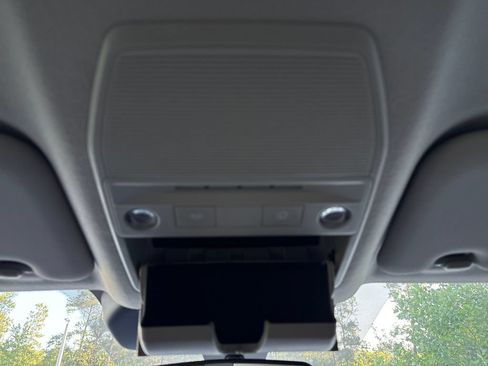 Used 2025 Nissan Kicks SR FWD image 39