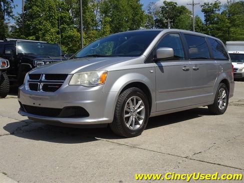 Used 2014 Dodge Grand Caravan SE FWD image 3