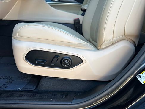 Used 2021 Jeep Grand Cherokee L Limited w/ Luxury Tech Group II image 34