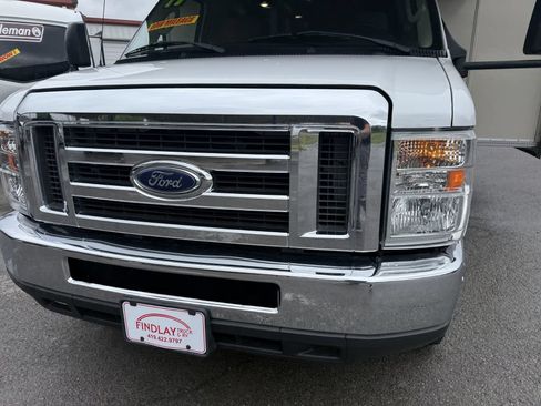 Used 2017 Ford E-450 and Econoline 450 Super Duty w/ Motorhome Prep Package RWD image 25
