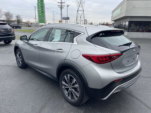 Used 2018 INFINITI QX30 Premium w/ Cargo Package image 3