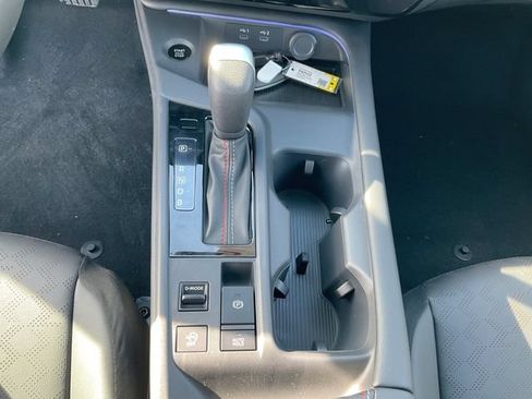 New 2026 Nissan Sentra SR w/ SR Premium Package FWD image 25