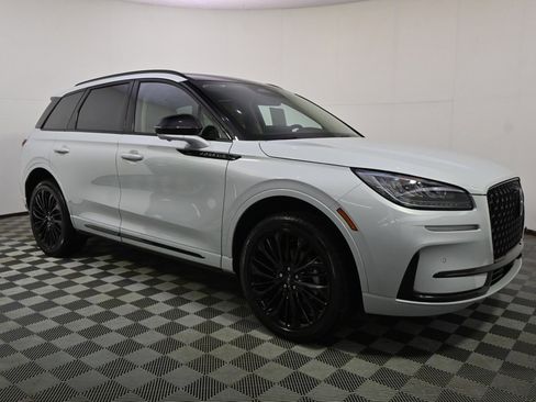 New 2026 Lincoln Corsair Premiere image 8