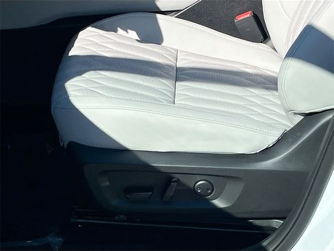 New 2025 Mitsubishi Outlander SEL image 19