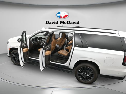 Used 2023 Cadillac Escalade ESV Sport w/ Touring Package AWD/4WD image 55