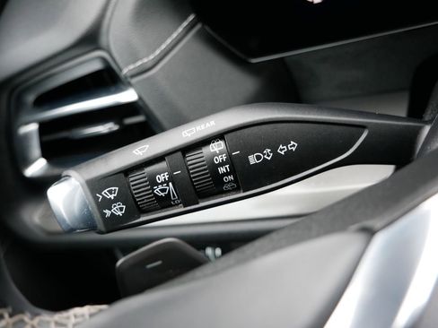 Used 2024 Chevrolet Traverse LT image 23