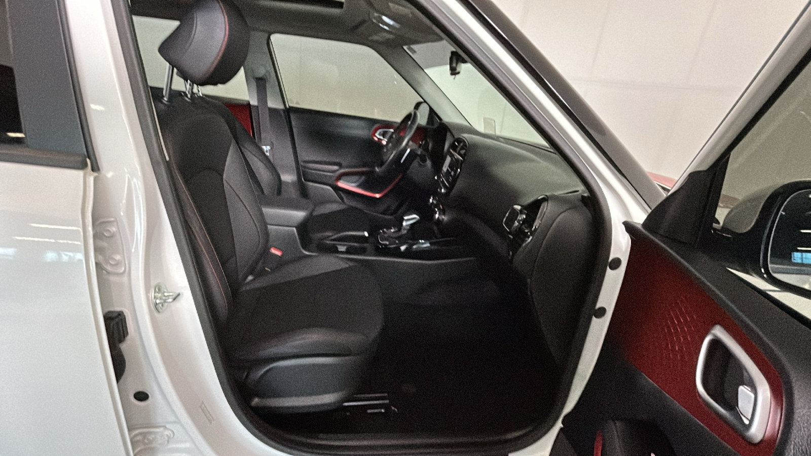 Used 2020 Kia Soul GT-Line Turbo FWD image 36