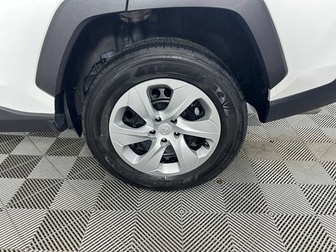 Used 2025 Toyota RAV4 LE AWD/4WD image 20