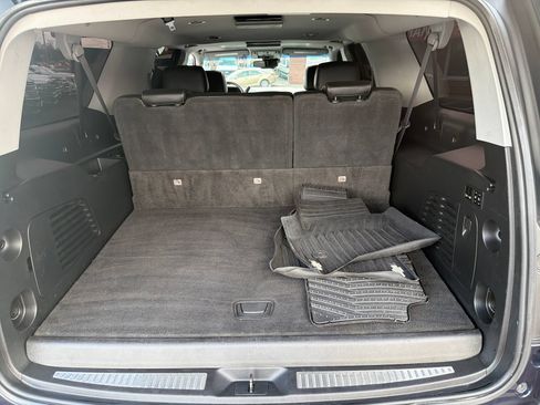 Used 2020 Chevrolet Suburban Premier AWD/4WD image 27