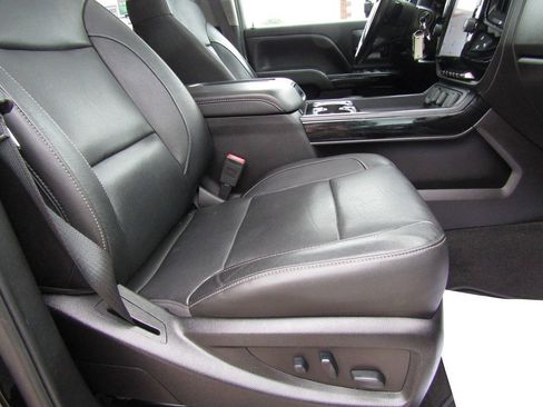 Used 2019 Chevrolet Silverado 2500 LTZ w/ Duramax Plus Package AWD/4WD image 19