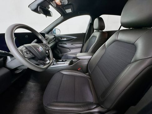 Used 2024 Buick Envista Preferred image 13