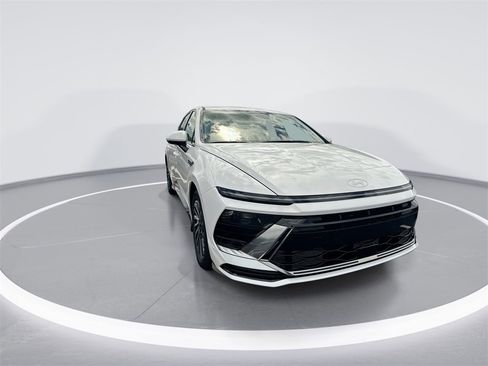 New 2025 Hyundai Sonata SEL image 2