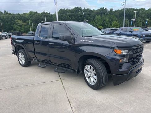 Used 2022 Chevrolet Silverado 1500 Custom image 9