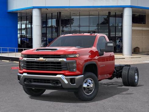 New 2026 Chevrolet Silverado 3500 LT RWD image 6