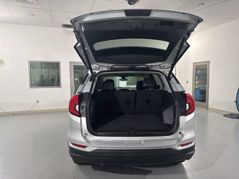 Used 2022 GMC Terrain SLT FWD image 11
