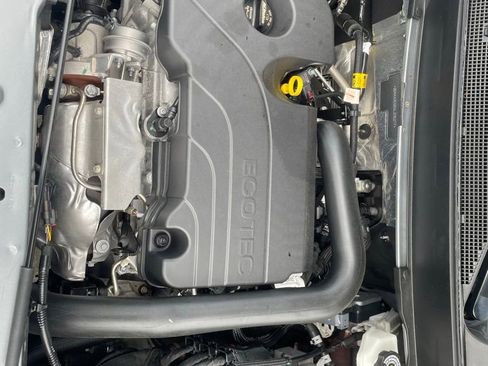 Used 2025 Chevrolet Equinox LT image 12