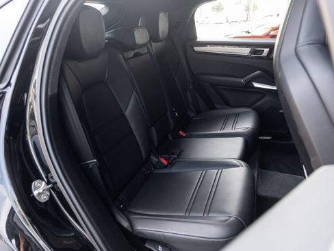 Used 2023 Porsche Cayenne Turbo S AWD/4WD image 39