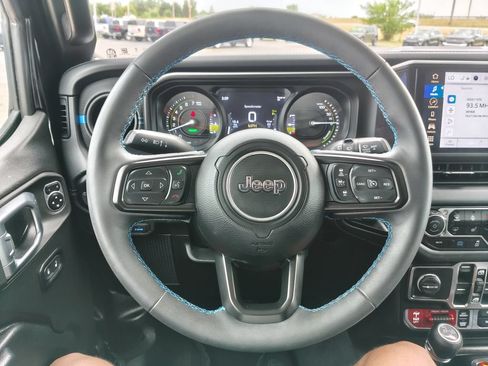 Used 2024 Jeep Wrangler Unlimited Rubicon 4xe w/ Convenience Group AWD/4WD image 8