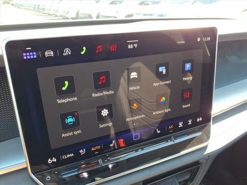 New 2026 Volkswagen Tiguan SE image 17