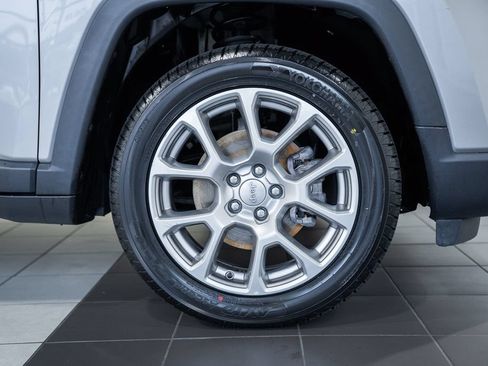 Certified 2022 Jeep Compass Latitude AWD/4WD image 12