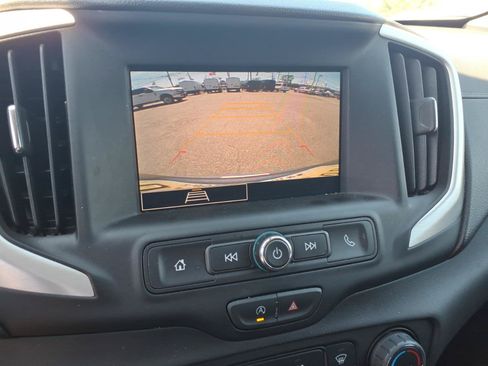 Used 2024 GMC Terrain SLE AWD/4WD image 11