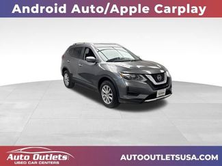 Used 2018 Nissan Rogue SV image 1