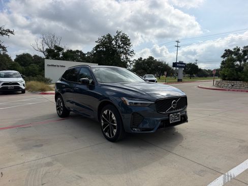 Certified 2026 Volvo XC60 B5 Plus AWD/4WD image 7