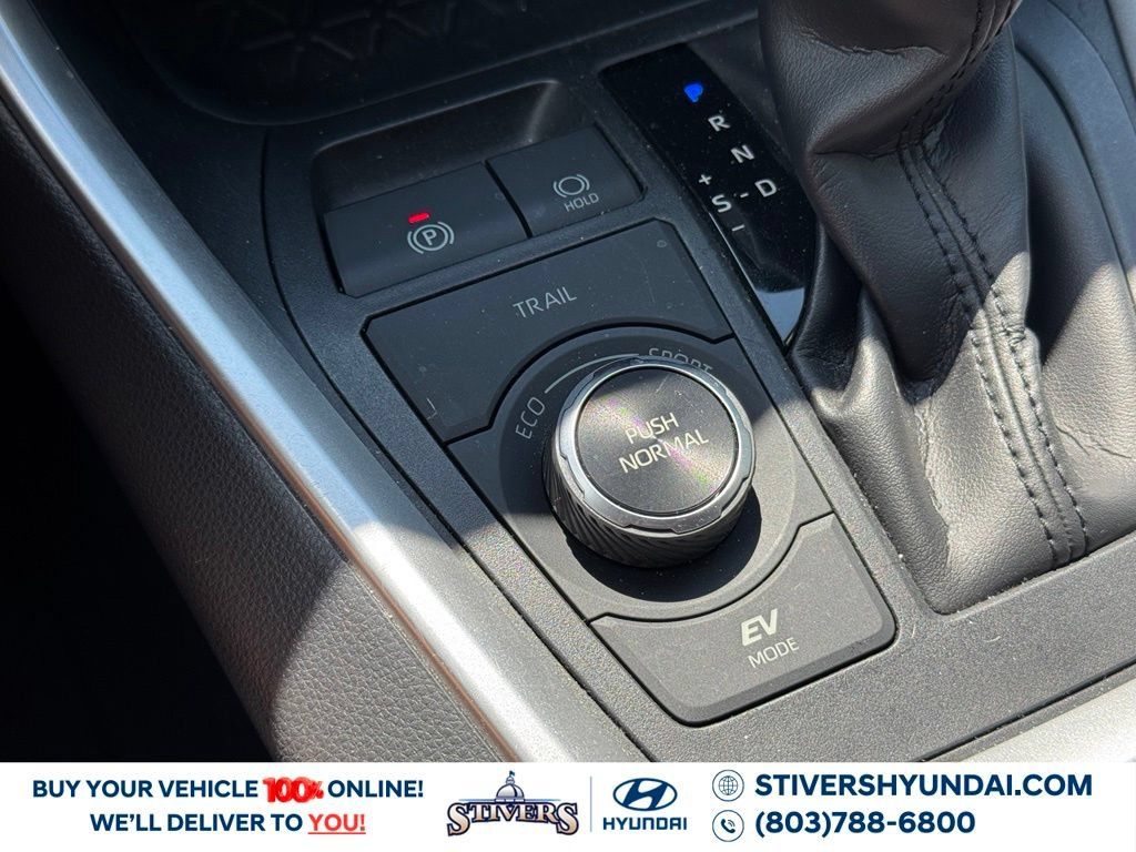 Used 2021 Toyota RAV4 XLE w/ Convenience Package AWD/4WD image 37